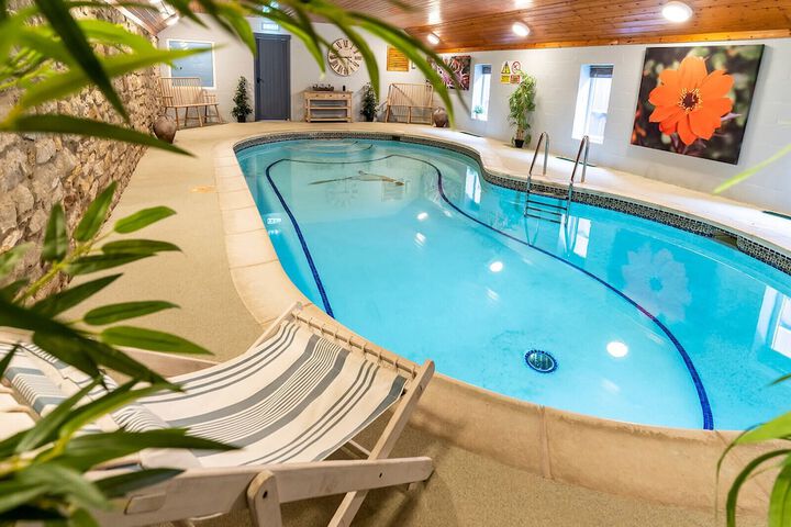 Pool 15 of 40