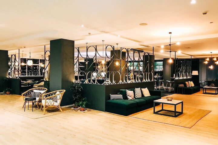 Guest Lobby