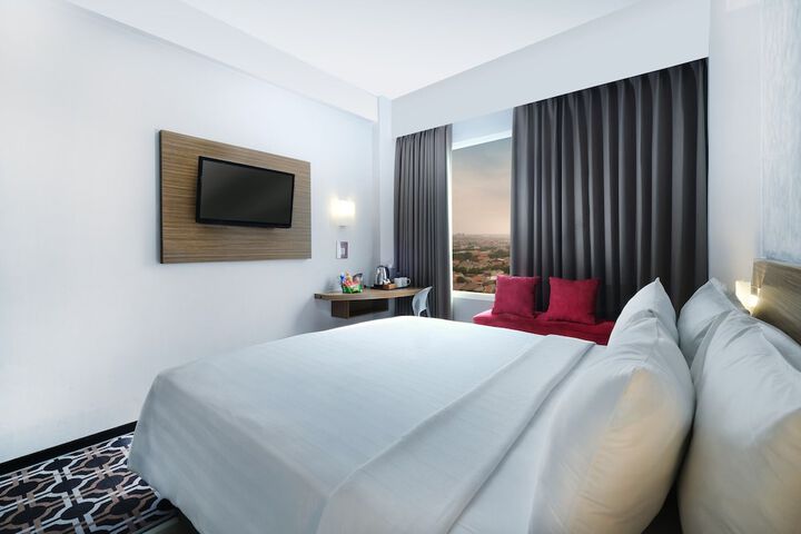 Room 13 of 35