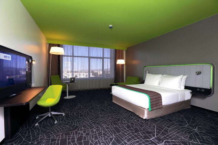 Room 13 of 78