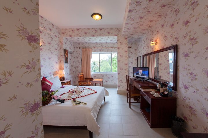 Room 6 of 65