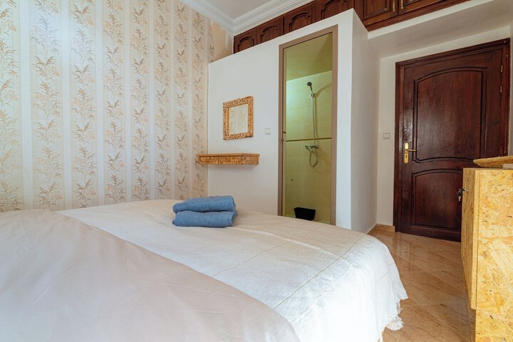 Room 19 of 79