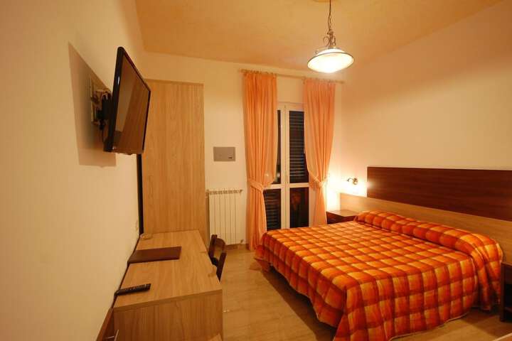 Room 15 of 61