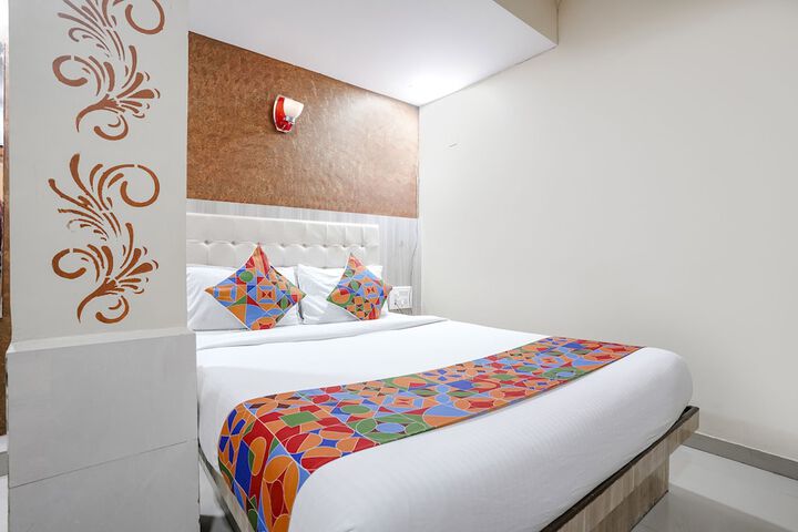 Room 18 of 28