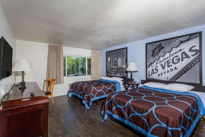 1 Queen Bed (17 of 18)