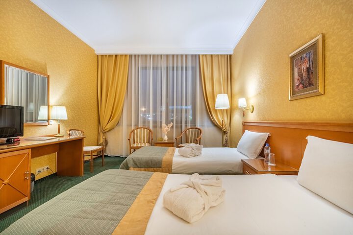Room 19 of 47