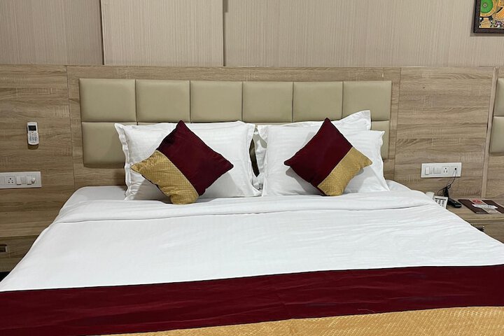 Room 5 of 24