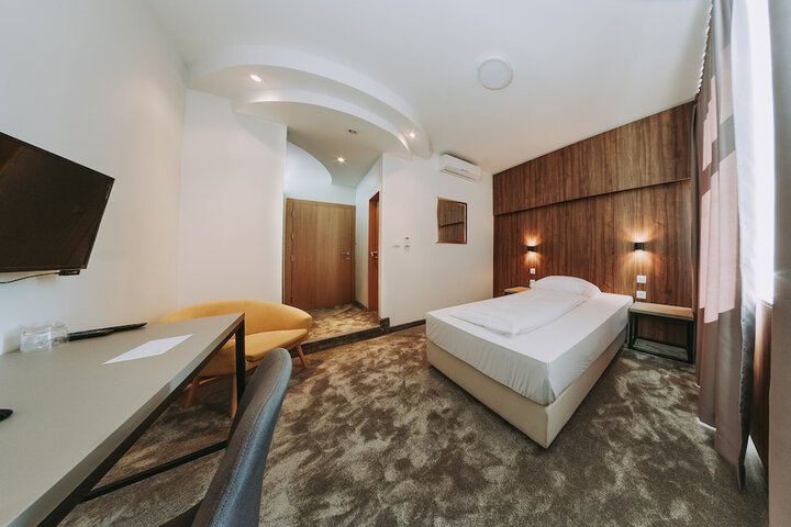 Room 22 of 129
