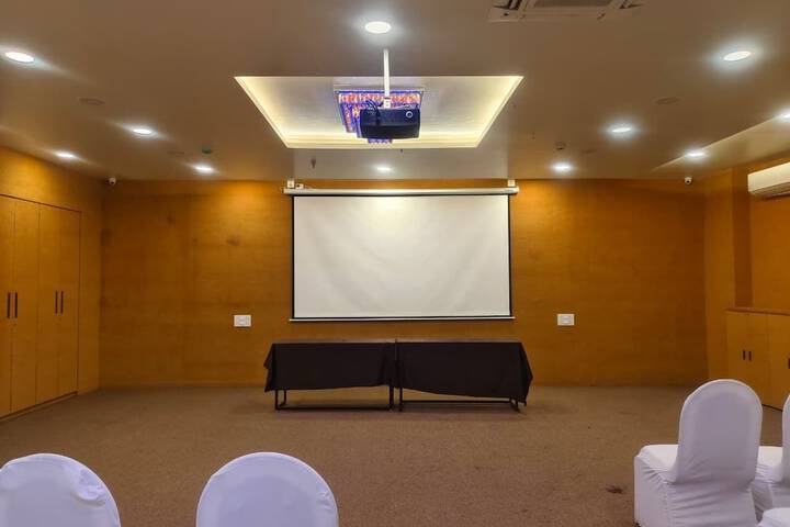 Ballroom/Hall 22 of 26