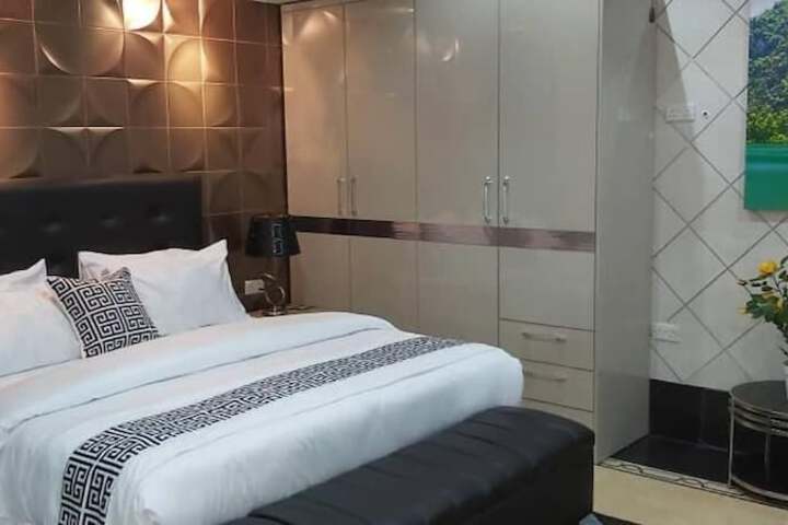 Room 11 of 43