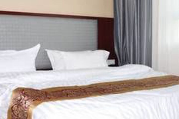 Room 3 of 40