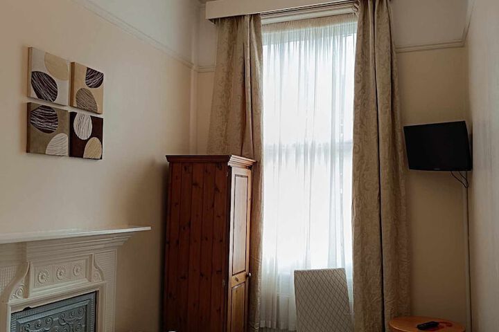 Room 112 of 283