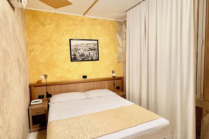 Room 5 of 45