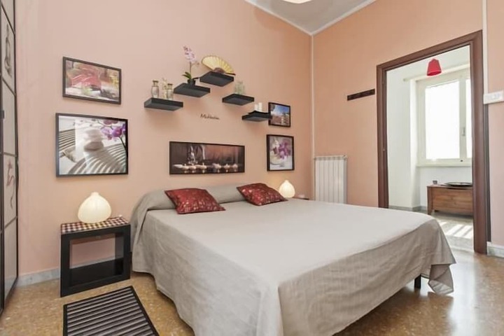 Room 13 of 22