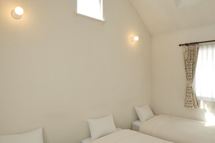 Room 8 of 31