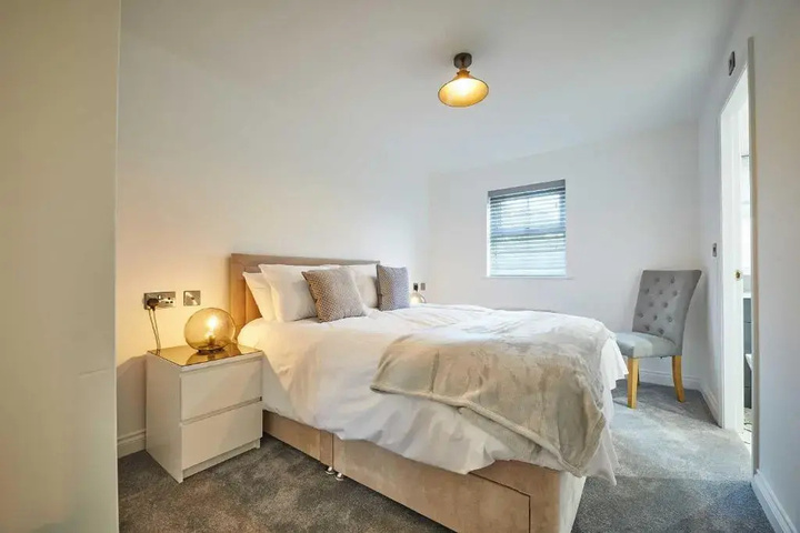 Room 2 of 19