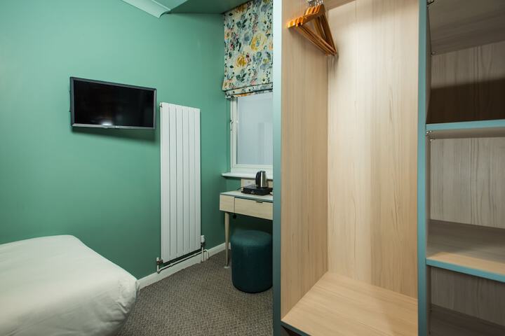 Room 41 of 69
