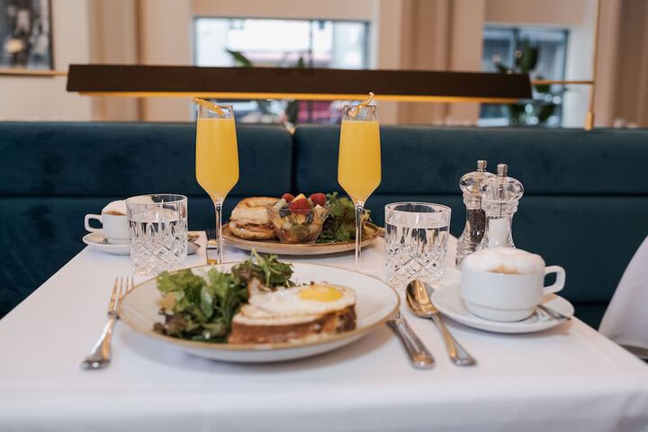 Breakfast/Coffee Service 144 of 169