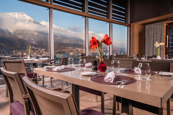 Dining 80 of 138