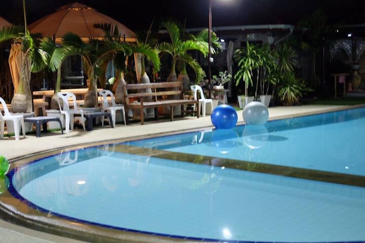 Pools & Facilities