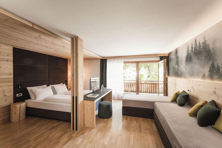 Room 9 of 46