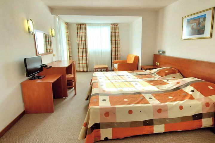Room 4 of 23