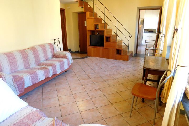 Room 8 of 22