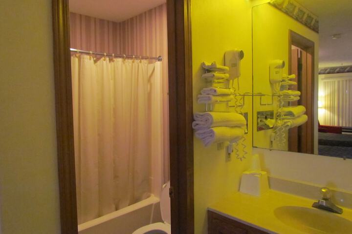 Deluxe 2 Double Beds City View (1 of 5)
