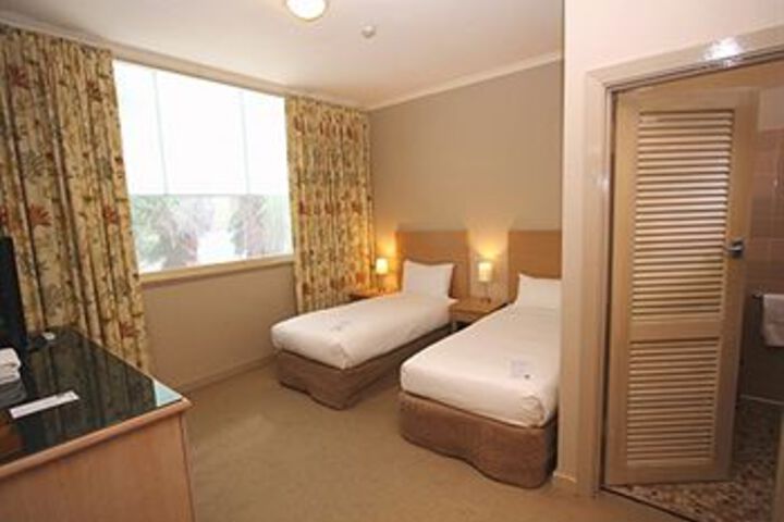 Room 7 of 39