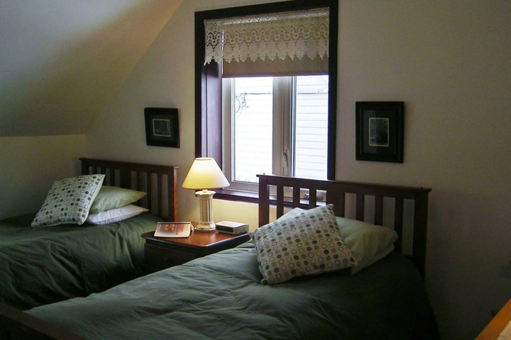Room 4 of 11