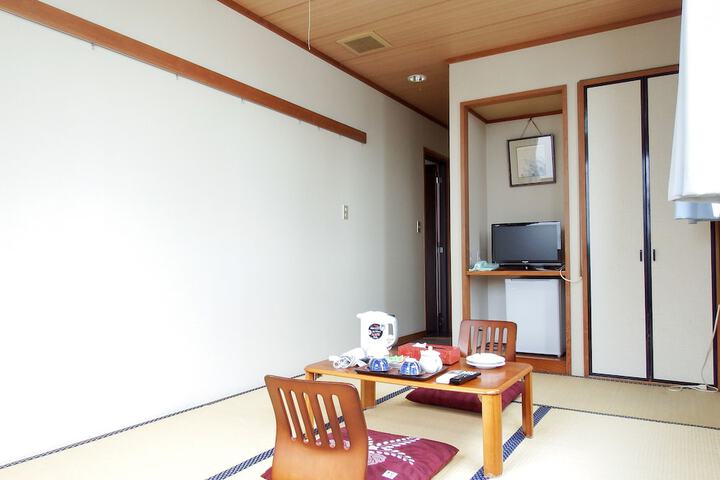 Room 17 of 27