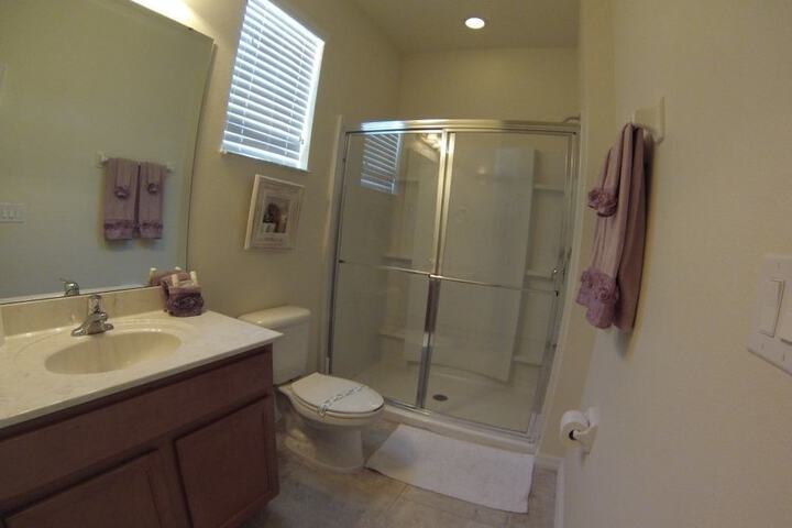 Room 11 of 24