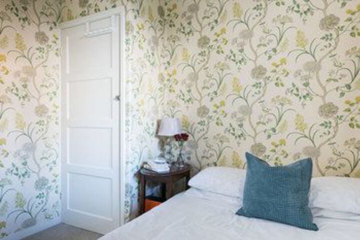 Room 14 of 27