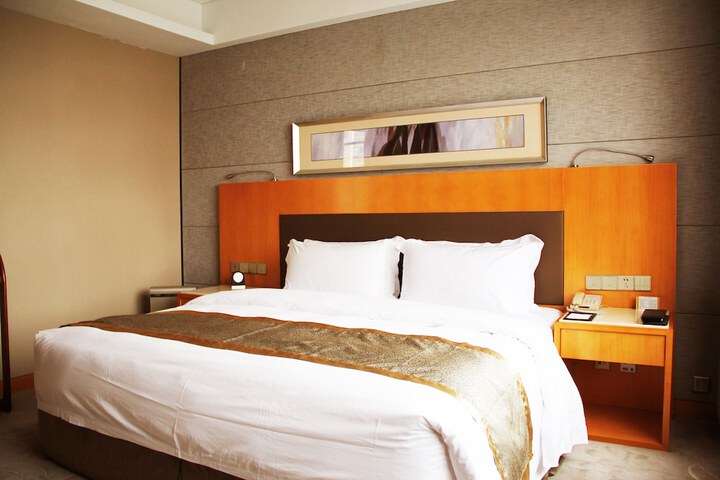 Room 17 of 39