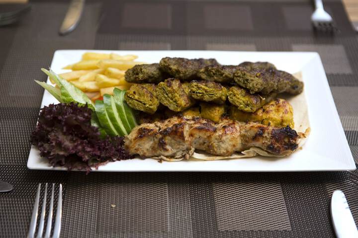Dining 76 of 106