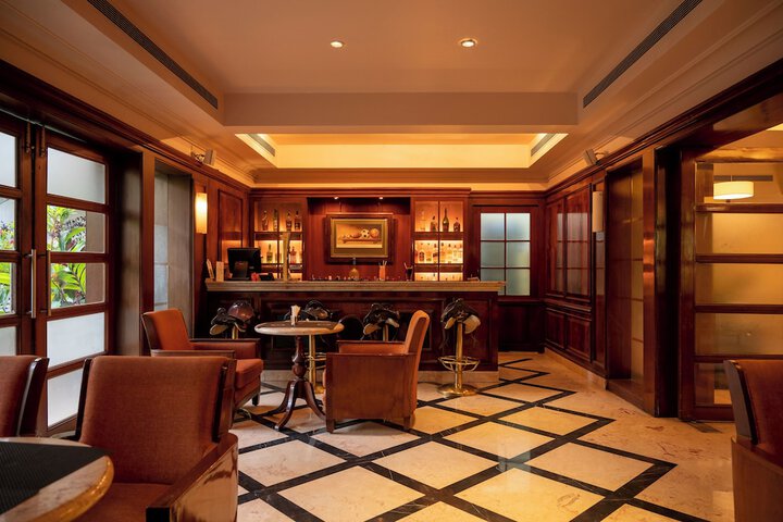 Lounge 45 of 69