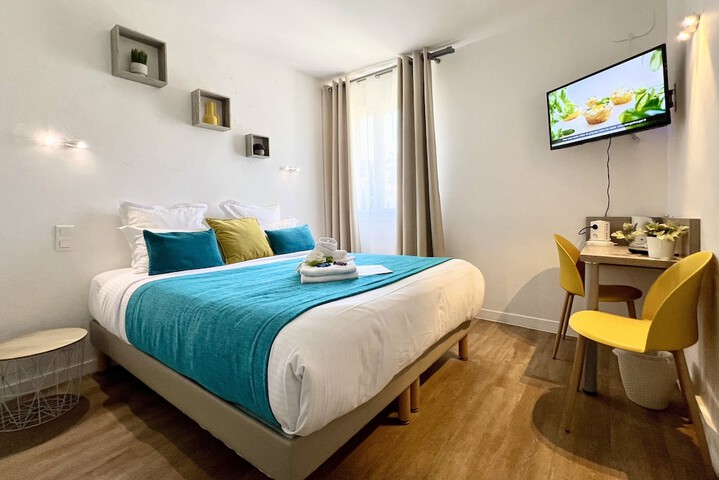 Room 6 of 47