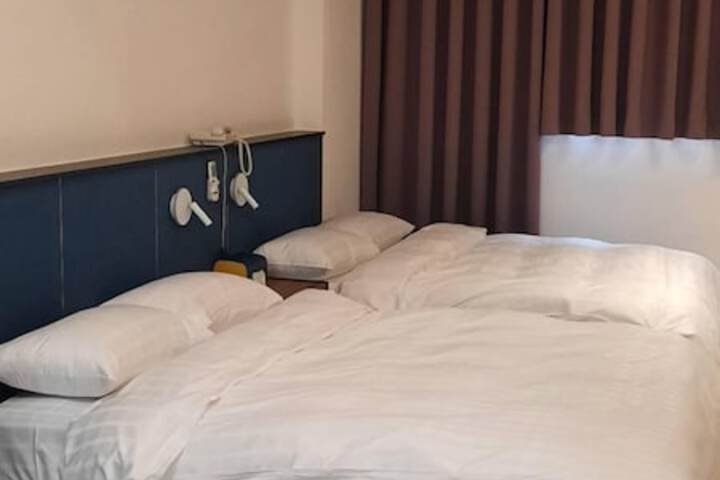 Room 7 of 31