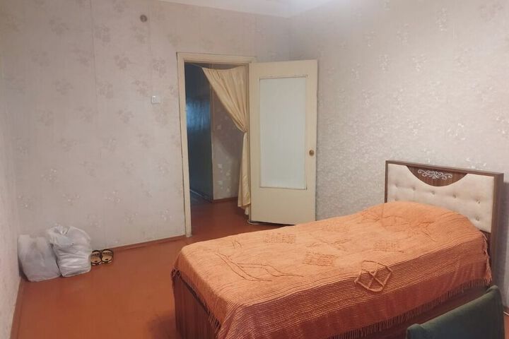 Room 5 of 6