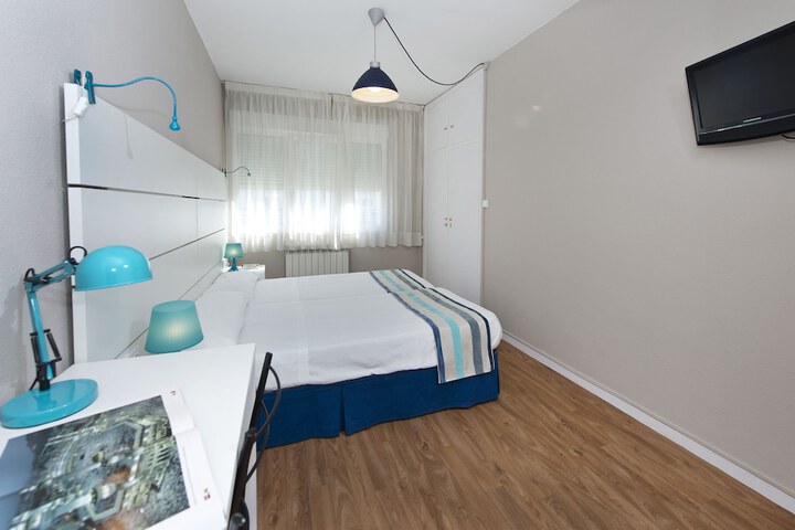 Room 5 of 40