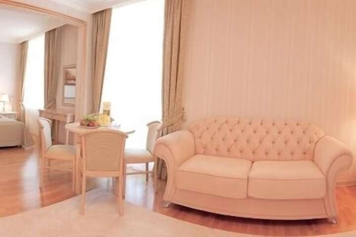 Room 9 of 54