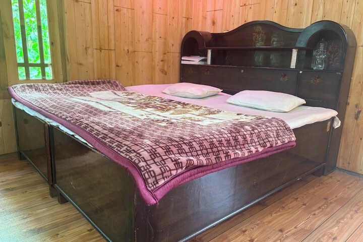 Room 11 of 27