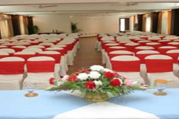 Ballroom/Hall 19 of 21