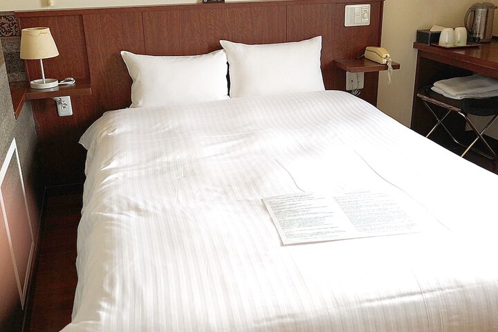 Room 28 of 129