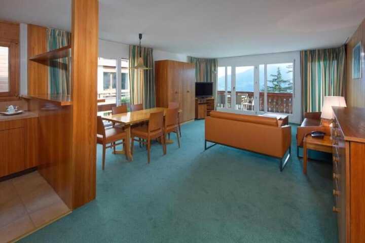 Room 26 of 87