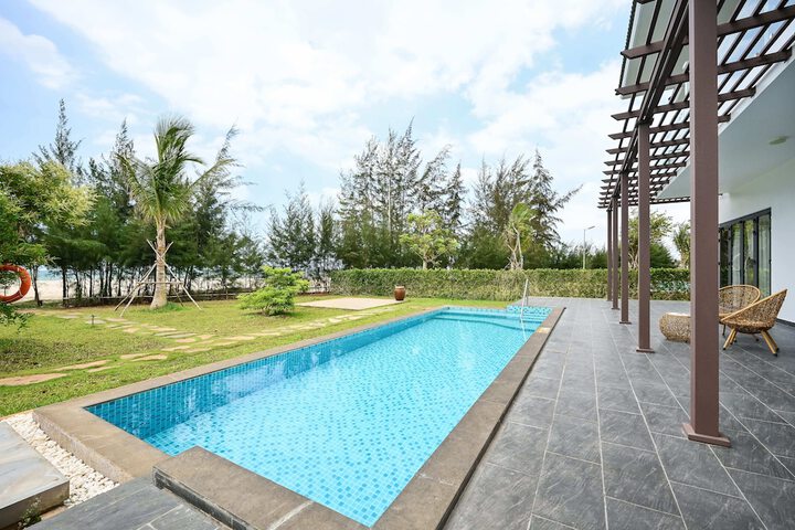 Pool 55 of 138