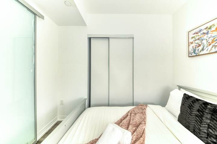 Room 182 of 652