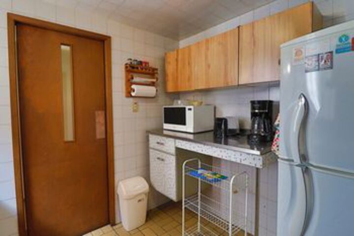 Room 12 of 18
