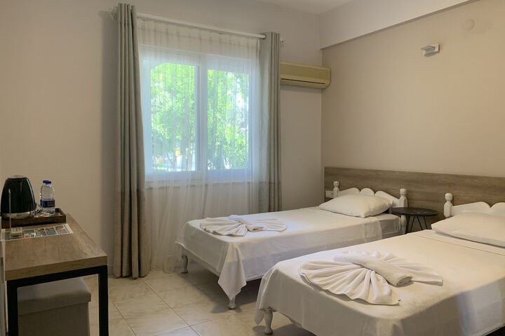 Room 42 of 93