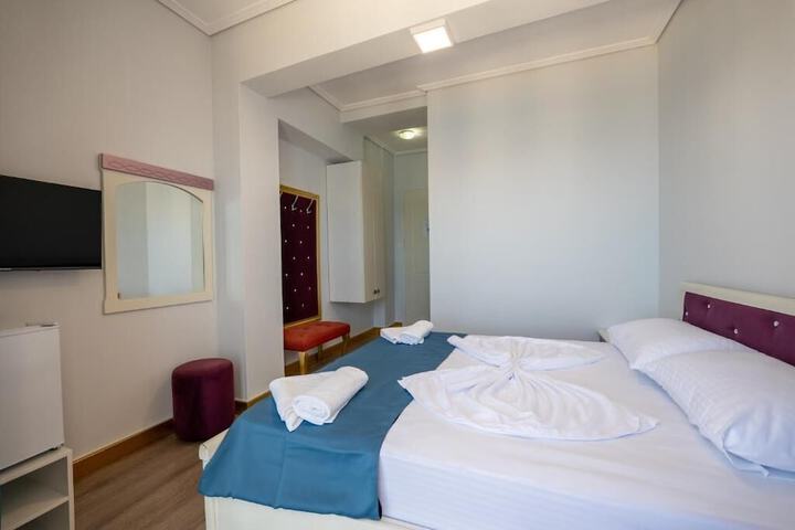 Room 8 of 42